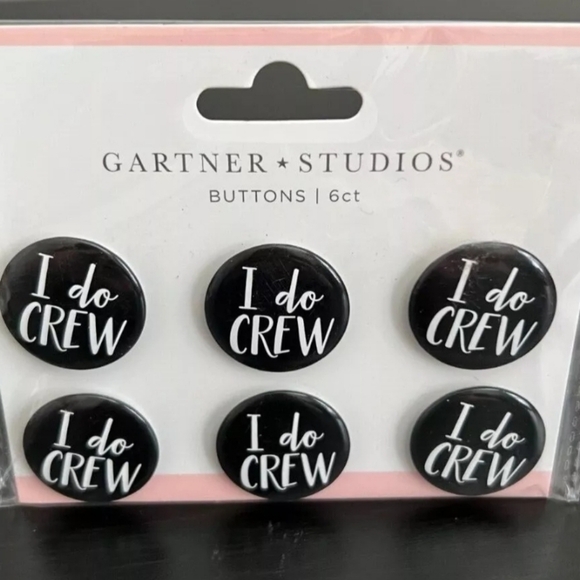 🆕️Gartner Studios "I Do Crew" Bridal Party Bachelorette Button Pins. Set of 12 - Picture 2 of 4